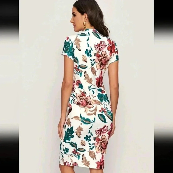 Floral Print Mock Neck Bodycon Dress - Picture 4 of 5